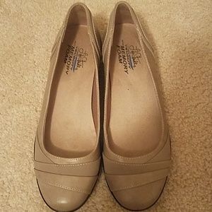 Life Stride Shoes - Lifestride flats Life Stride Shoes - Lifestride flats